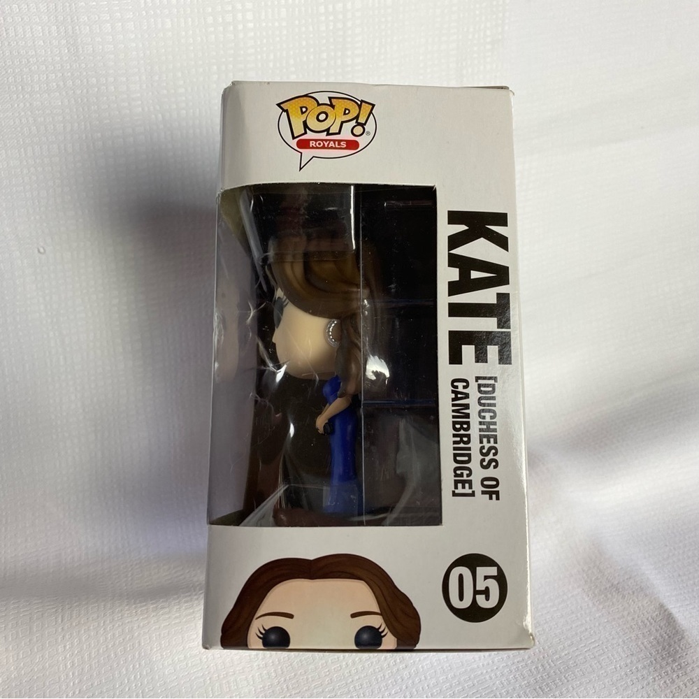 Funko Kate Middleton Duchess of Cambridge Funko Pop Royals Collectible Figure - Picture 12 of 12